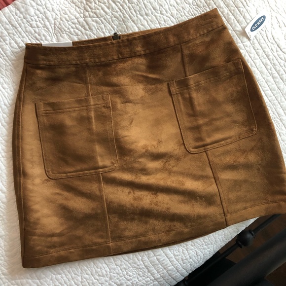 Old Navy Suede Skirt w/ Front Zip - Picture 2 of 3